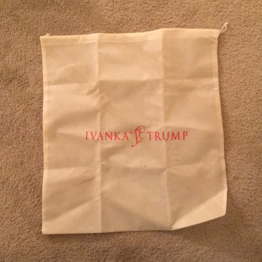 ❤️Ivanka Trump duster bag
